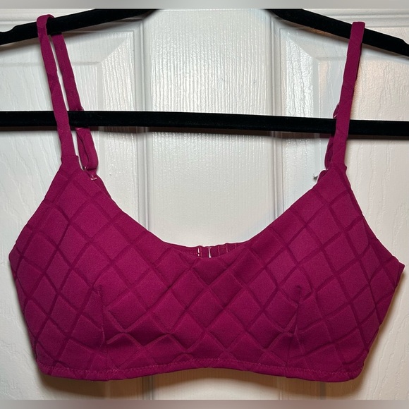 NWT Lululemon Diamond Grid Swim Top *A/B Cup- Magenta Purple/ Size 6 - Picture 3 of 7